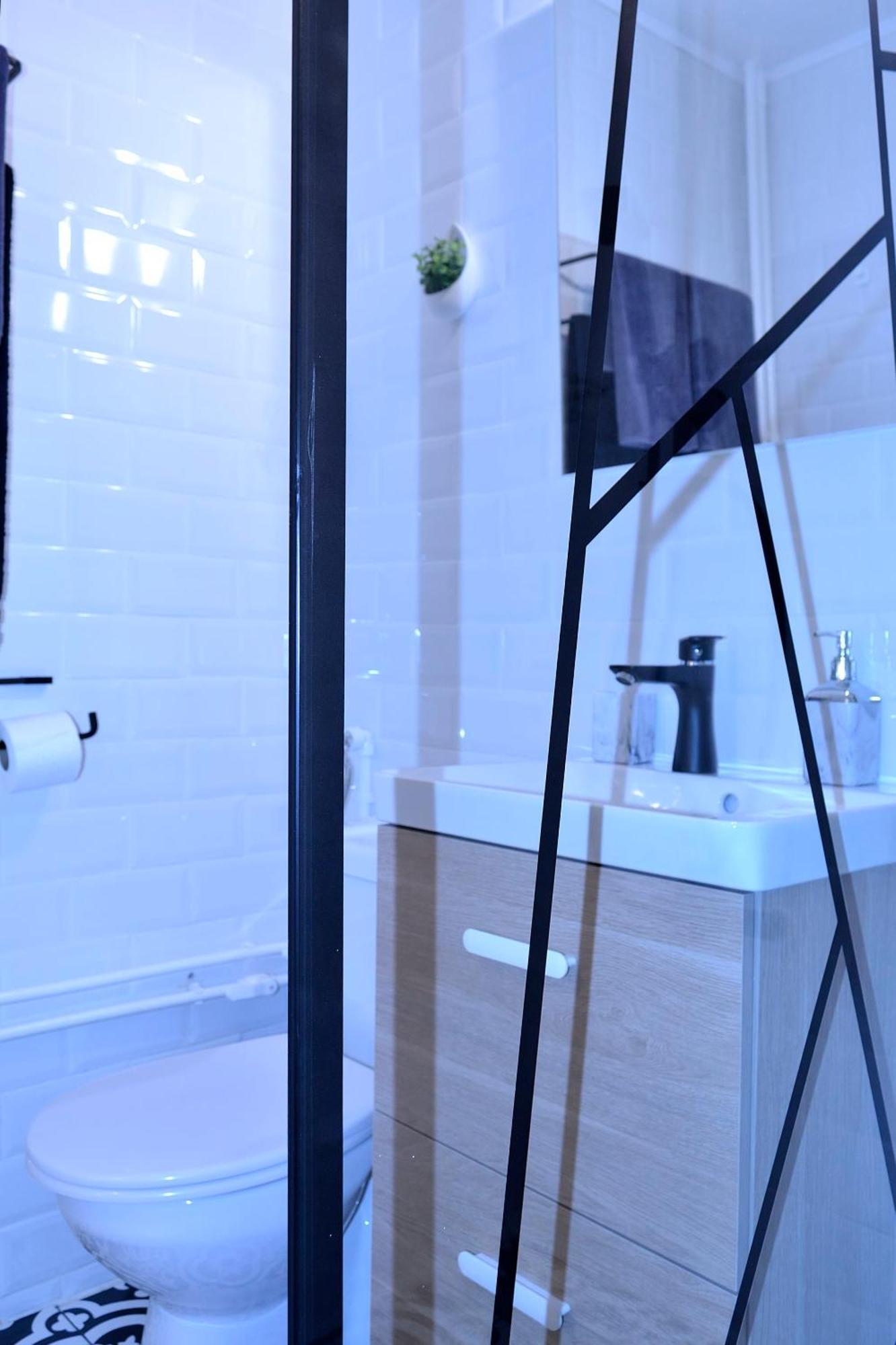 Cozy 2 Rooms Apartment Drumul Taberei Bucureşti Eksteriør bilde